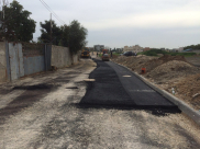 صور: أهالي حي شنير في اللد يباشرون بتعبيد شوارع الحي بأنفسهم 